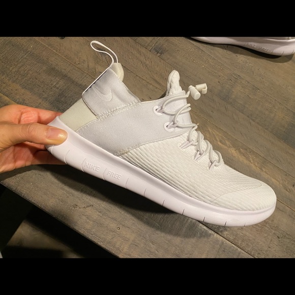 Nike Shoes - Nike Free RN Commuter 2017